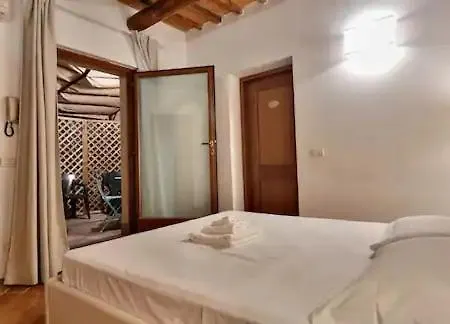 Toscanella23 *